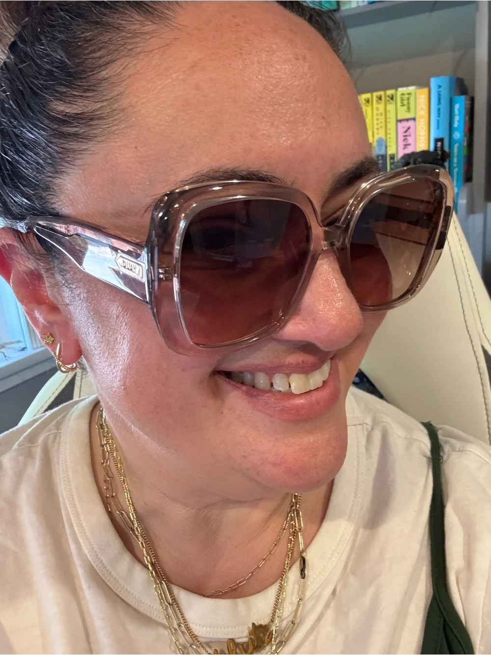 QUAY: Like New / “Full Glam” sunglasses in Doe Brown Fawn